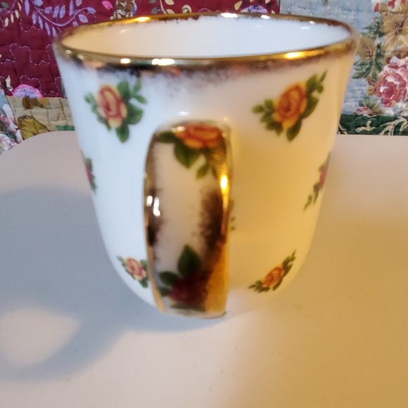 ROYAL ALBERT Old Country Roses Coffee Tea Mug GOLD - Picture 2 of 5